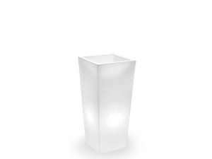 Высокий яркий полиэтиленовый садовый горшок