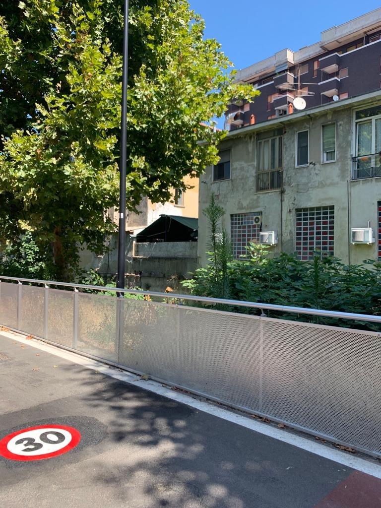 ALUSCALAE Балюстрада с одностворчатой ​​стойкой и алюминиевой панелью sun-id-1434988 - Вид №3