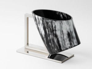 Держатель для бутылок из рога и латуни