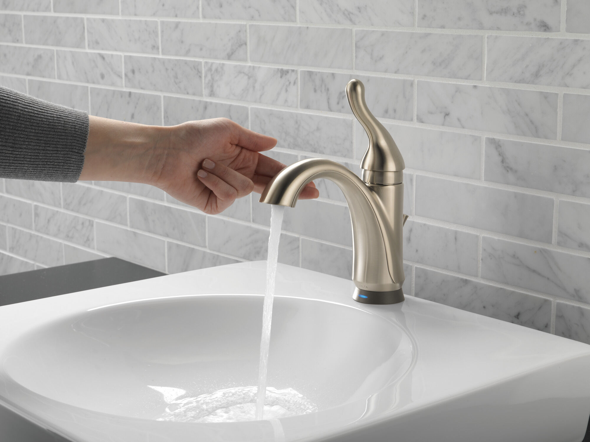 Смеситель для ванной с одной ручкой с технологией Touch2O® Delta Faucet 15960T-SS-DST - Вид №4