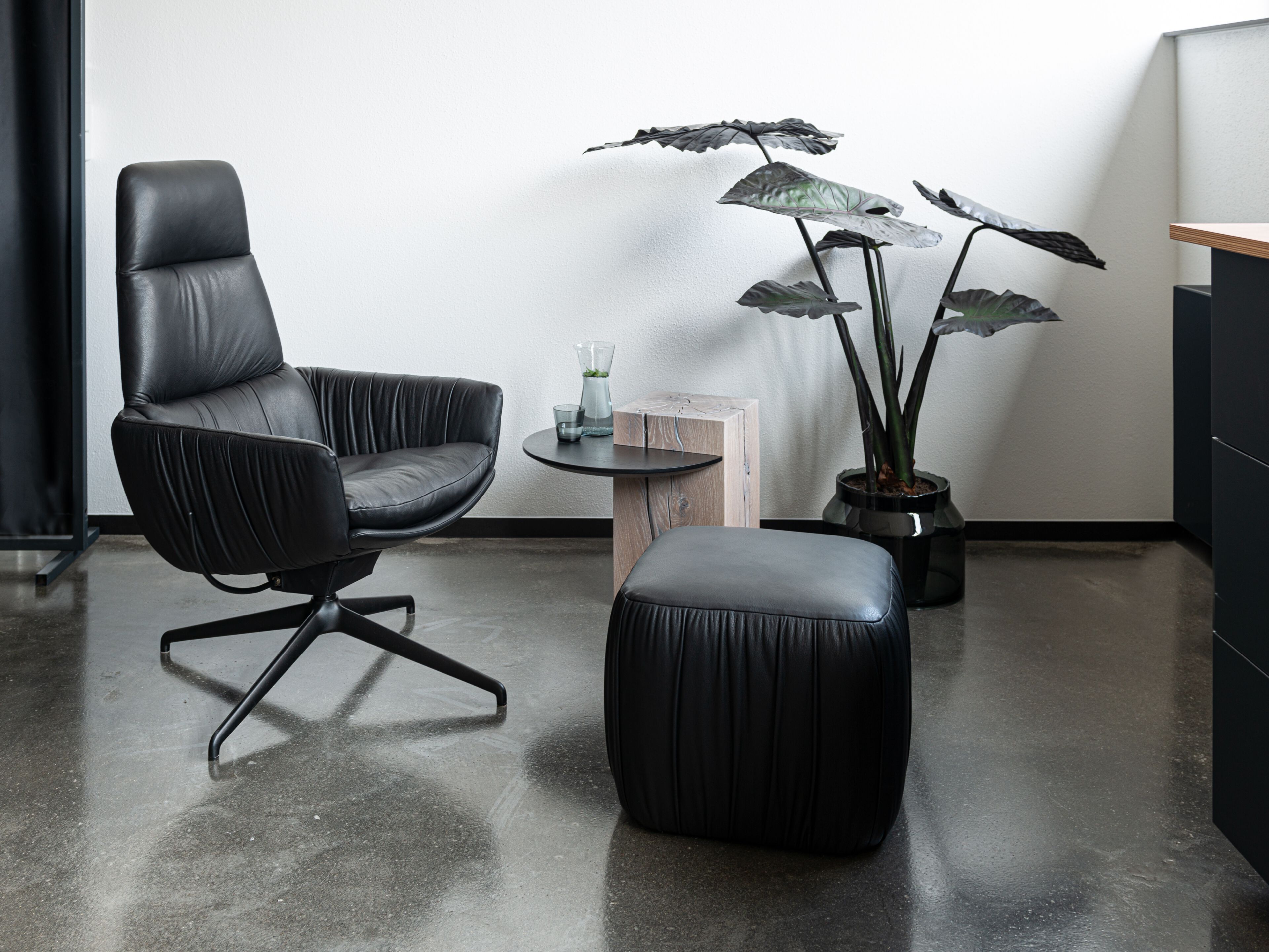 Вращающееся кресло с подлокотниками KFF Faye Casual ARCH-00015605 - Вид №1