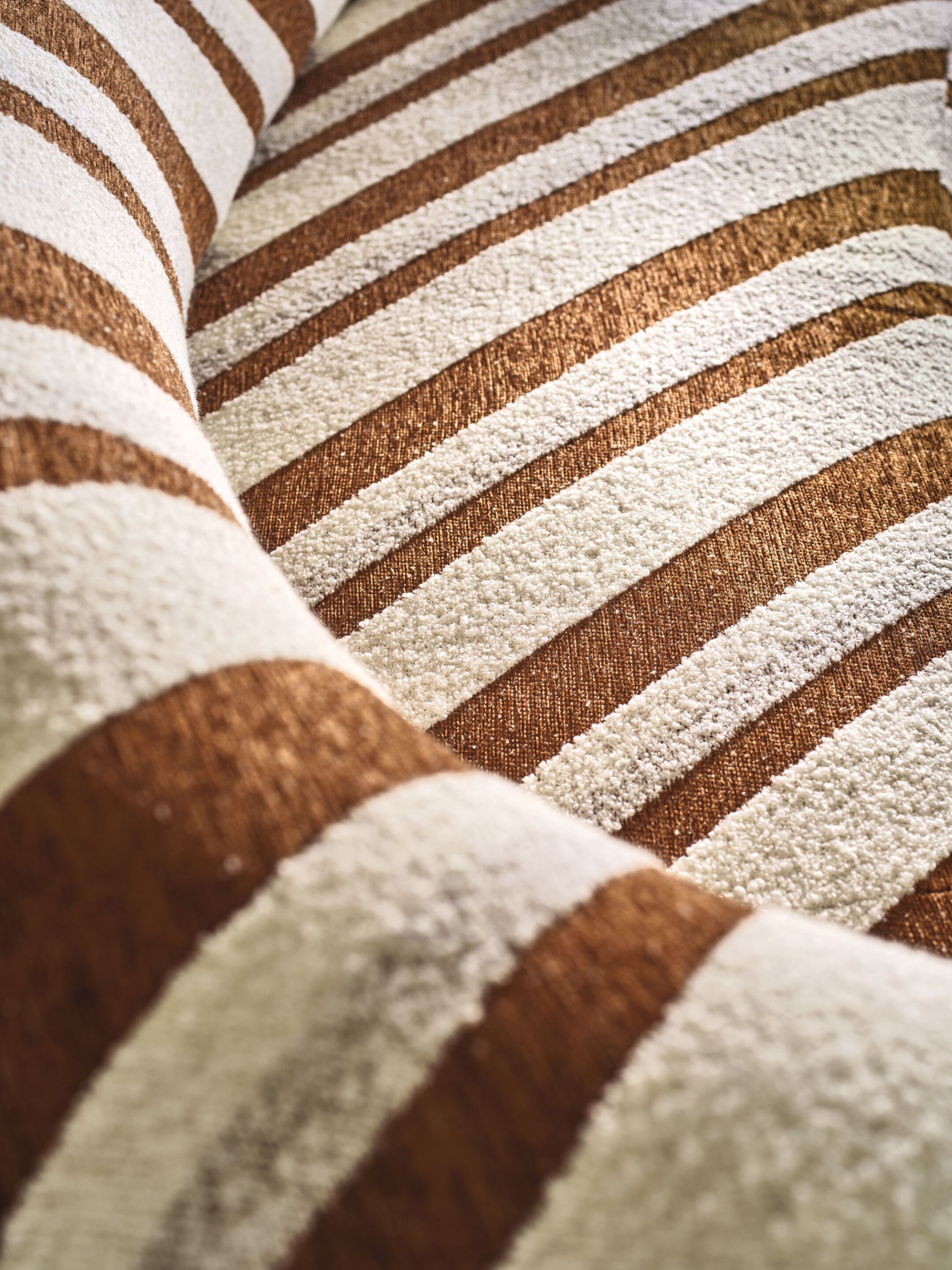 Жаккардовая полосатая обивочная ткань Casamance Alpine ARCH-00110139 - Вид №1