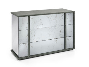 Деревянный и стеклянный комод