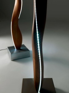 Светодиодная напольная лампа из массива дерева