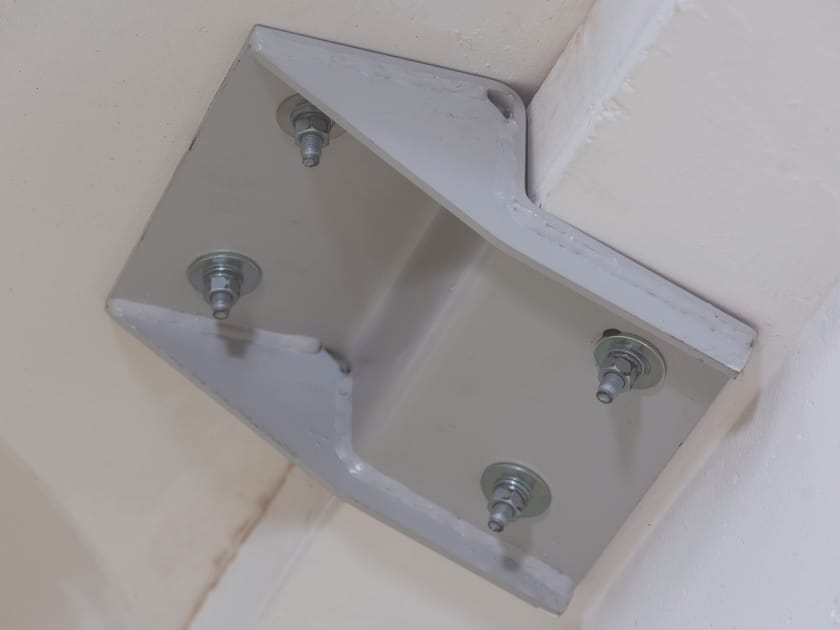 Система ограничения черепицы крыла и балки с двойным уклоном Seriana Vincolo tegolo alare – trave ARCH-00102171