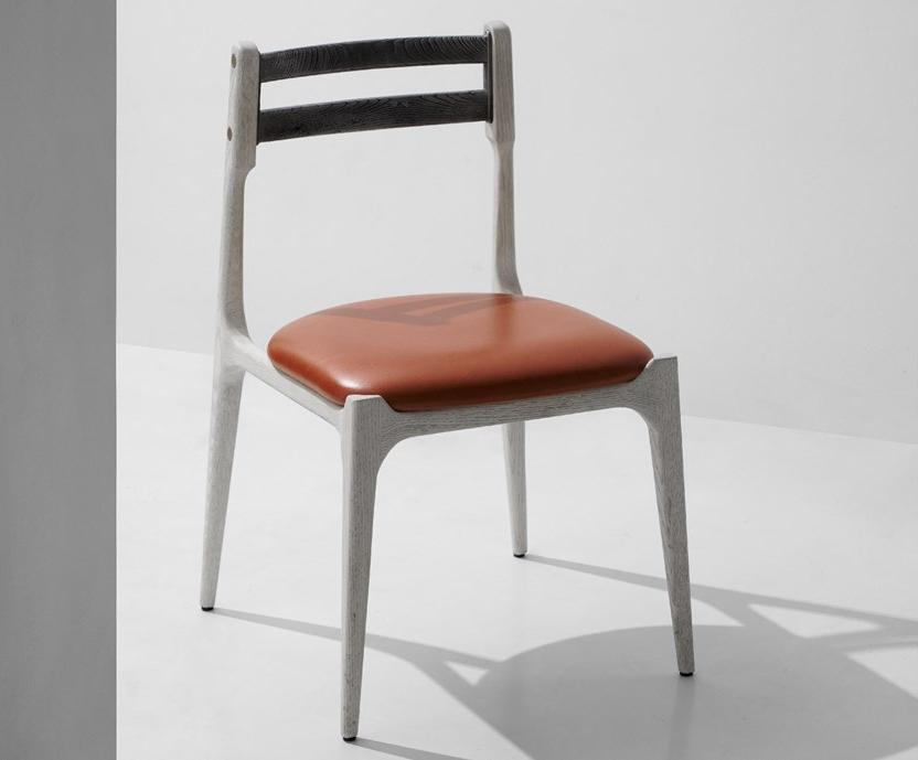 District Eight Стул из дуба со встроенной подушкой  M2011  - Вид №2