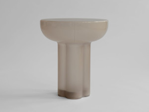 Высокий стеклянный журнальный столик