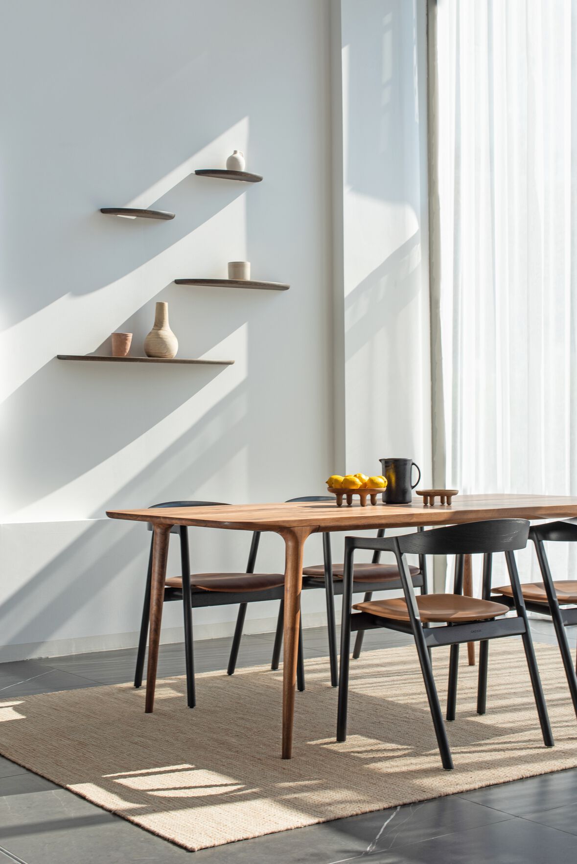 Мягкое кожаное кресло с открытой спинкой Gazzda MUNA ARCH-00051365 - Вид №14