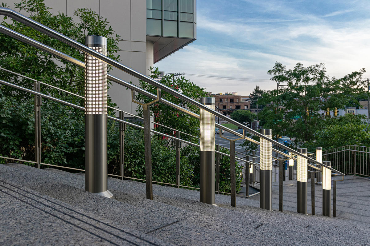 FSRT245 Столбик световой колонны  Forms-surfaces  - Вид №5