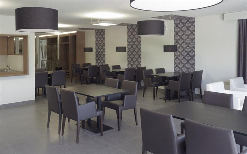 Andreu World Стул штабелируемый тканевый с обивкой Anna Si1370 - Вид №7