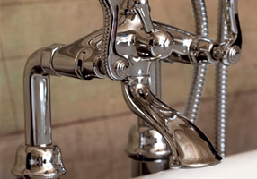 Gentry Home Смеситель для умывальника на три отверстия с выдвижным краном Tiffany Incalux GH102579 - Вид №1