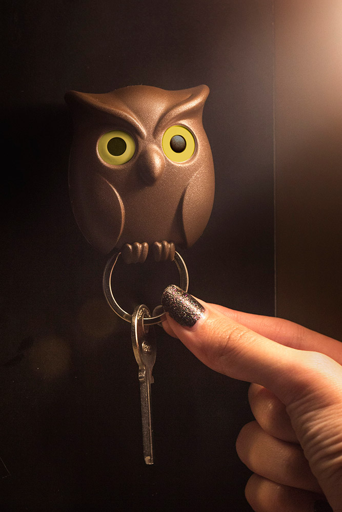 Держатель для ключей Night Owl коричневый Qualy QL10195BN - Вид №2