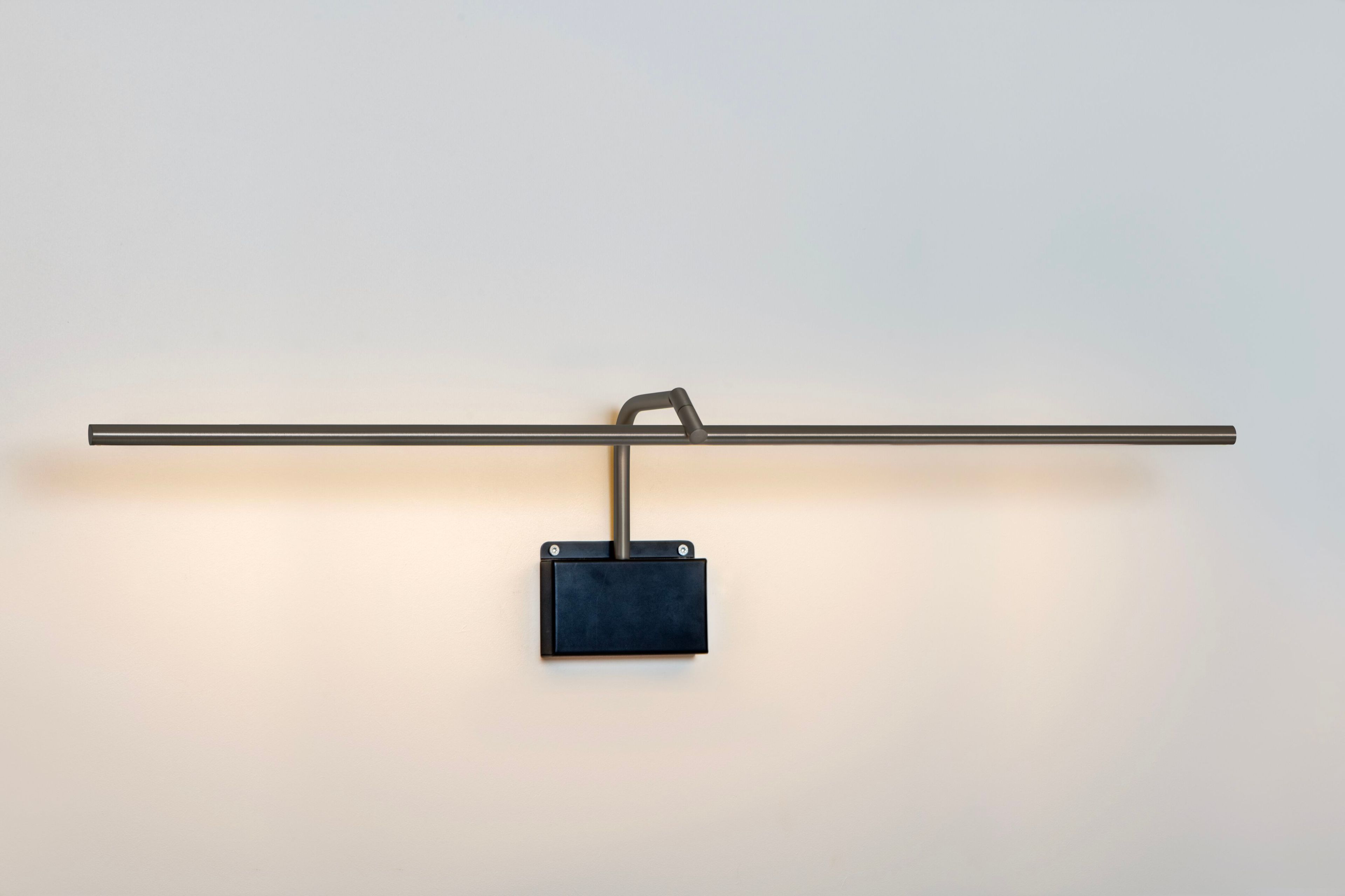 Латунный светодиодный настенный светильник для картин CVL Luminaires Airy ARCH-00034573 - Вид №28