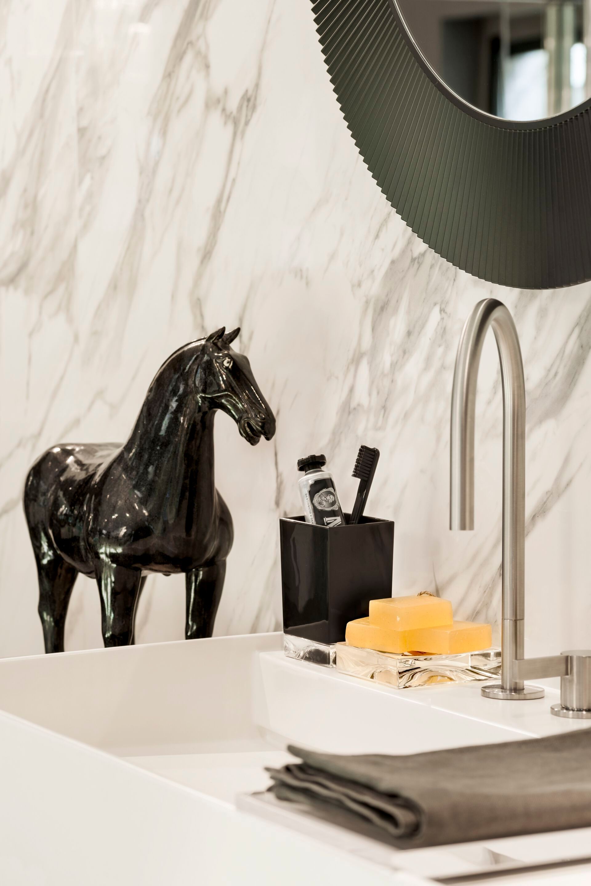 Держатель зубной щетки из инженерного пластика Kartell Kartell by Laufen ARCH-00038155 - Вид №4