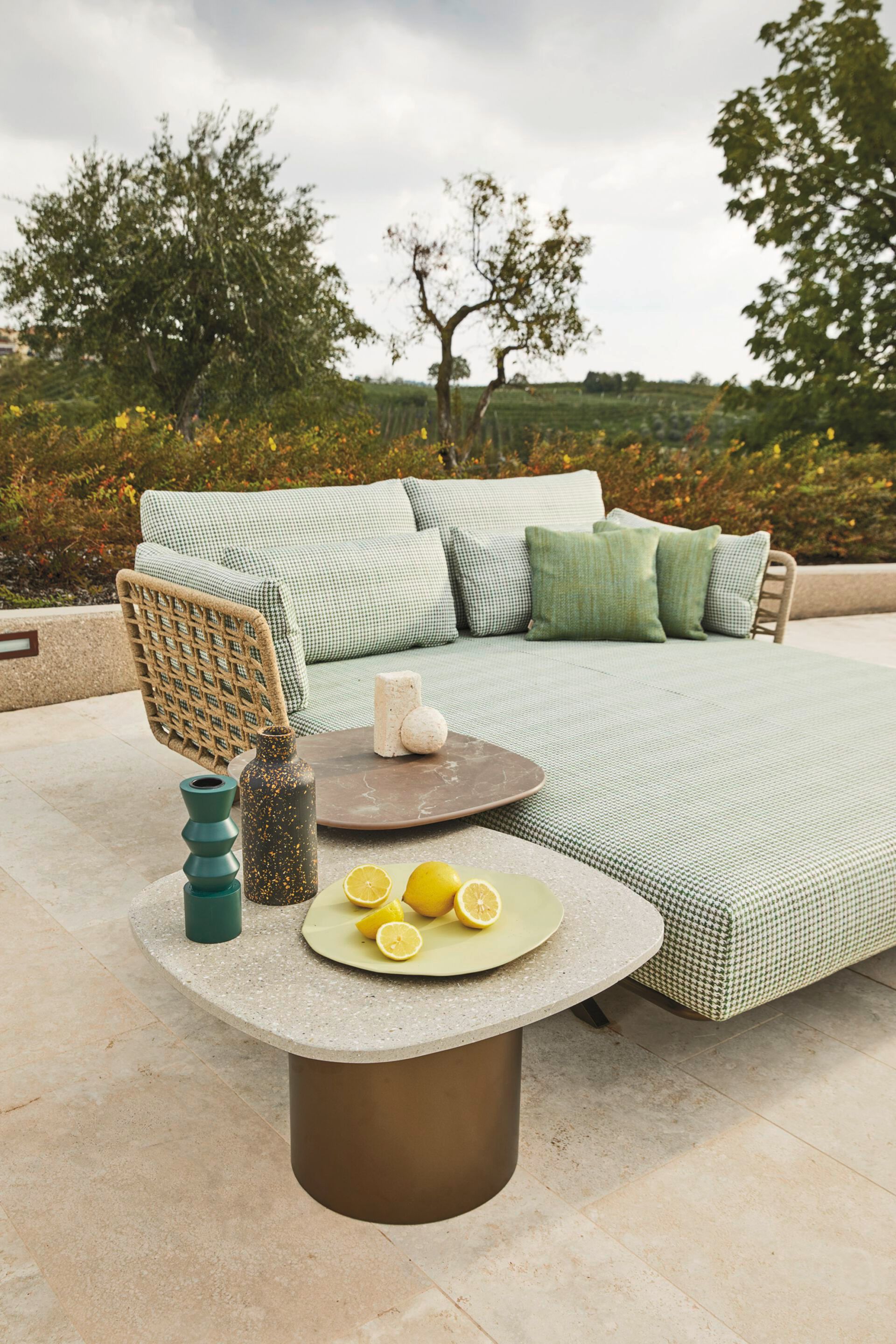 Квадратный садовый столик из венецианской терраццо Roberti Armàn ARCH-00116103 - Вид №5