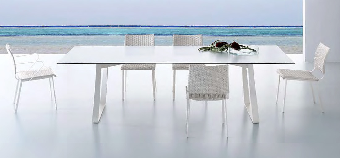 Стол HAMPTONS GRAPHICS ROBERTI 9728 