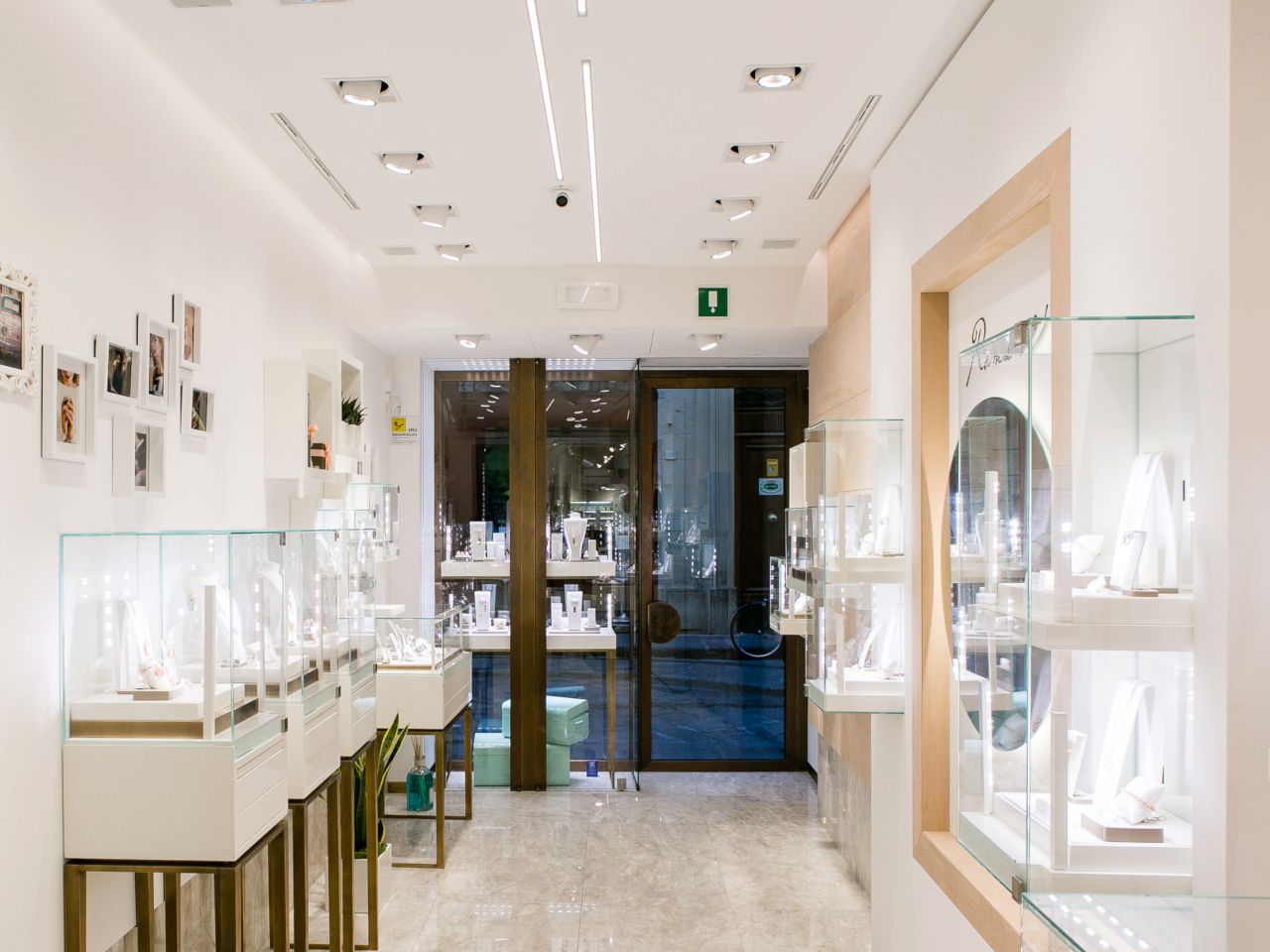 Регулируемый светодиодный прожектор Essenzialed SPOTTONE ARCH-00004966