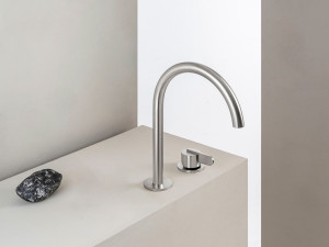 Однорычажный смеситель для раковины с 2 отверстиями