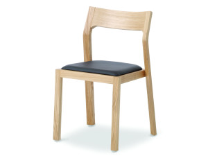 Дубовый стул с мягким сиденьем