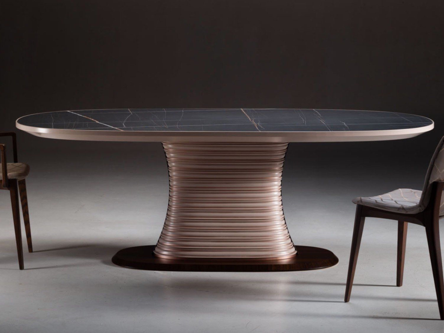 Овальный эвкалиптовый стол для гостиной Prestige EMPIRE ARCH-00090894