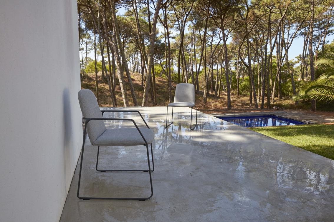 Обеденный стул белый лотос смоки Manutti Loop MNST79 - Вид №7