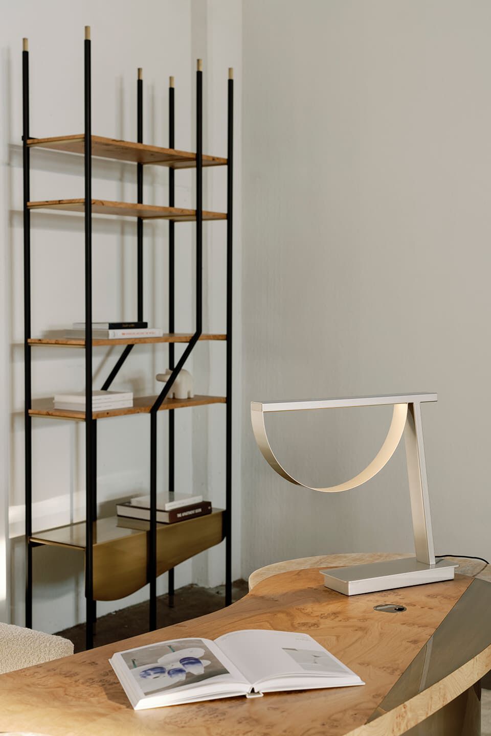 Светодиодная настольная лампа с USB-разъемом Greenapple LIMA ARCH-00009219 - Вид №1