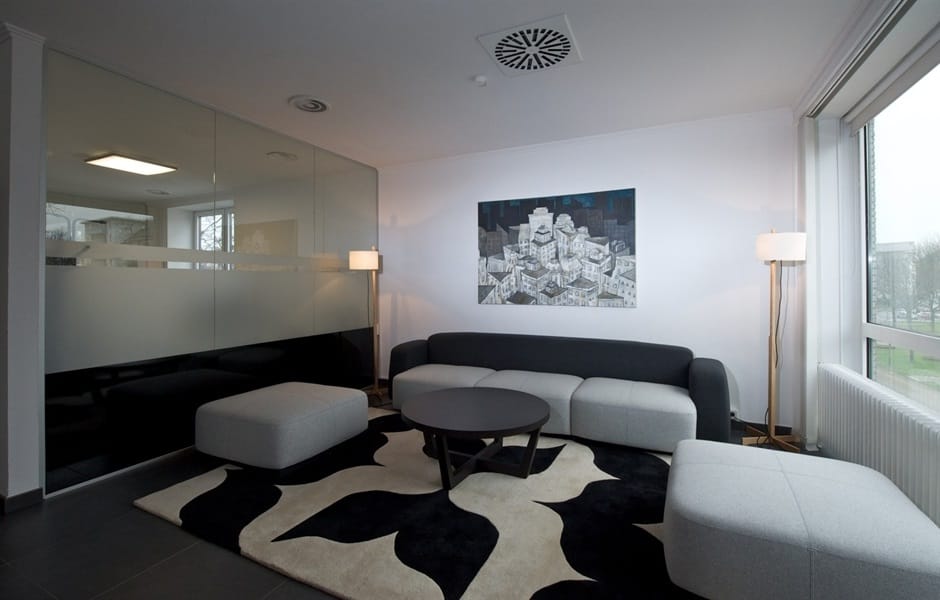 Низкий круглый журнальный столик из дуба Andreu World Uves ARCH-00115823 - Вид №3