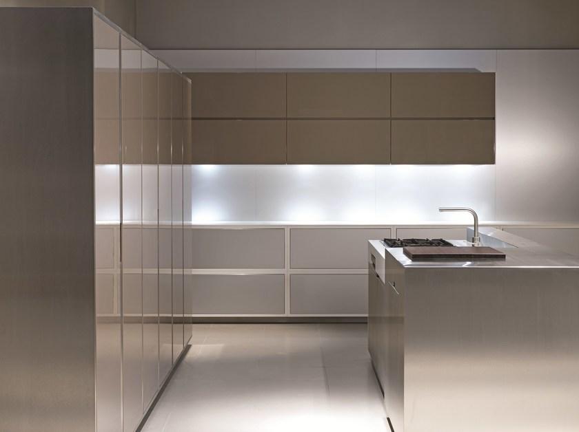 Strato Cucine Кухня с глянцевым лакированным островком серо-голубого цвета 20.10 sun-id-1414102 - Вид №4