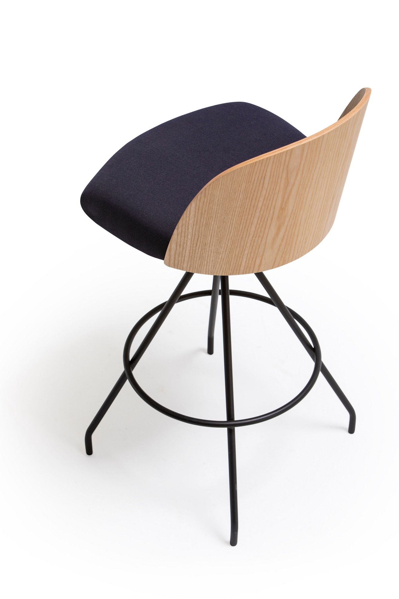 Высокий металлический поворотный стул с подставкой для ног Vergés Cistell Slim ARCH-00098593 - Вид №1