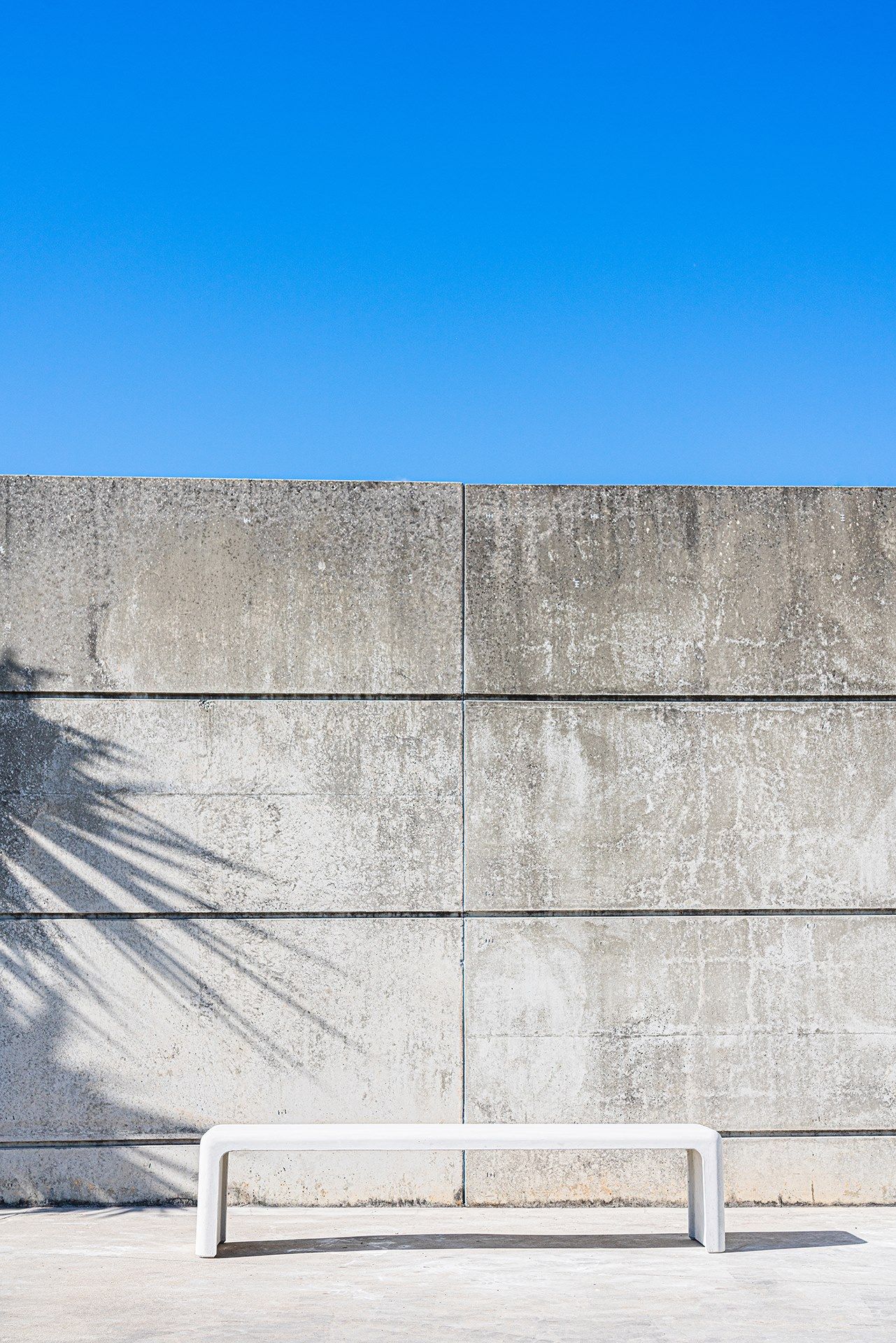 Скамейка из армированного волокном бетона без спинки SIT Softshapes ARCH-00137961 - Вид №3