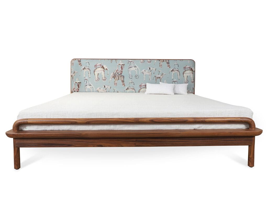 Кровать размера "king-size" из массива дерева с мягким изголовьем Alankaram KOLO ARCH-00058330 - Вид №1