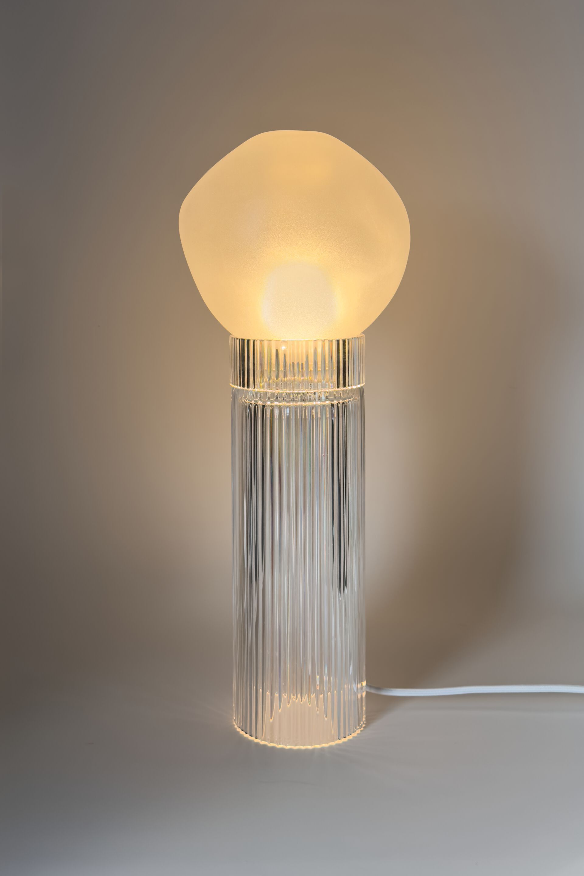 Настольная лампа из дутого стекла Studio Bojola ONNA+NUVOLA ICED ARCH-00077331 - Вид №1