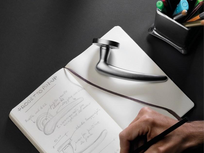 LINEA CALI' Латунная ручка на пластине в классическом стиле Pin-up sun-id-1363281 - Вид №1