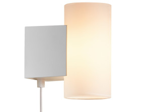 Стеклянный и металлический настенный светильник