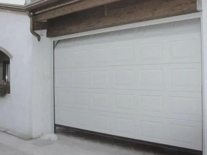 Breda Секционные гаражные ворота Domus