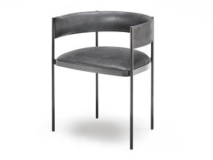 Кожаный стул с подлокотниками