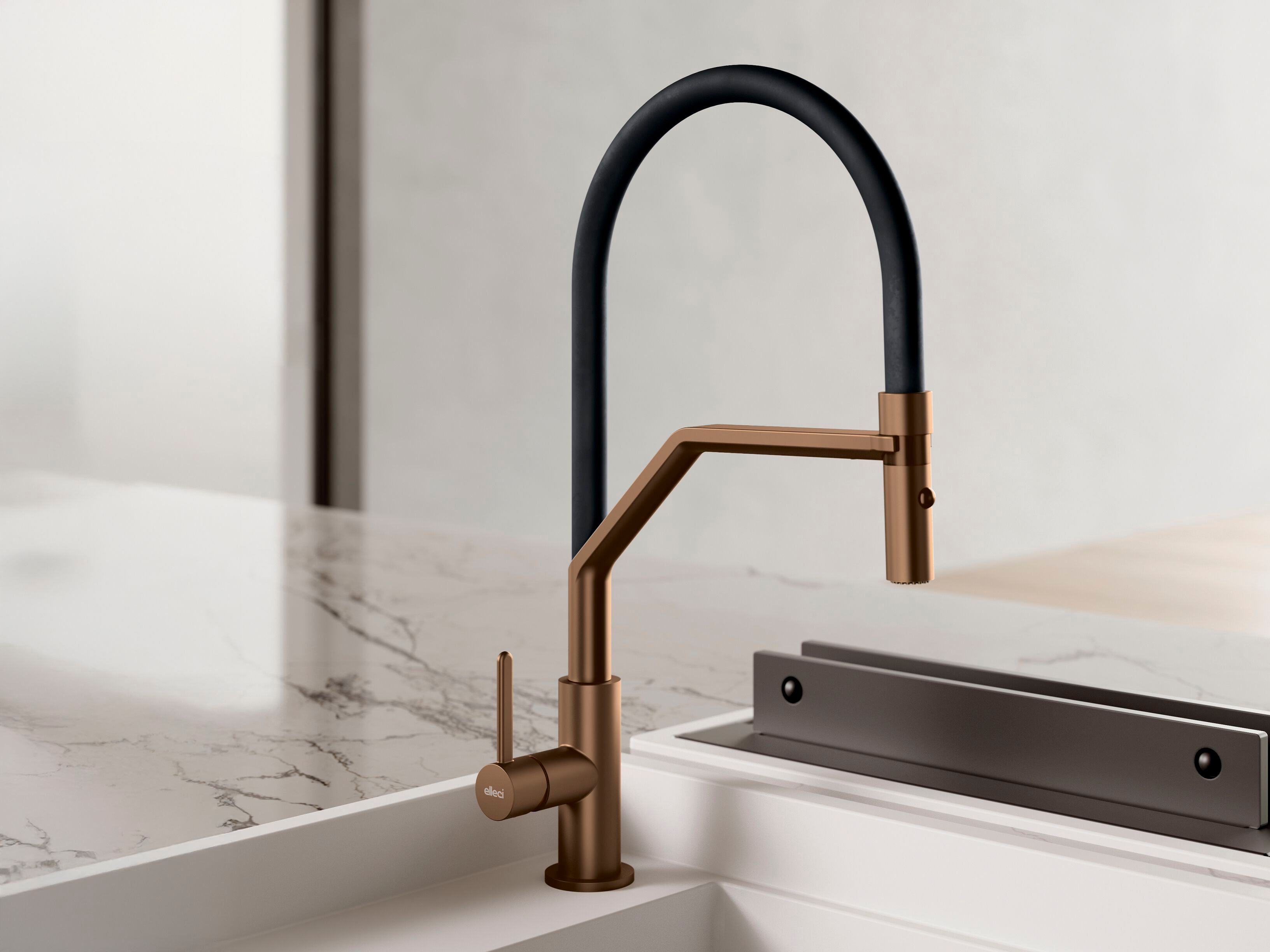 Однорычажный смеситель для кухни с ручным душем Elleci Elite Kitchen ARCH-00062640