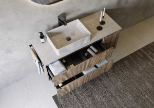 Деревянный подвесной умывальник с держателем для полотенец