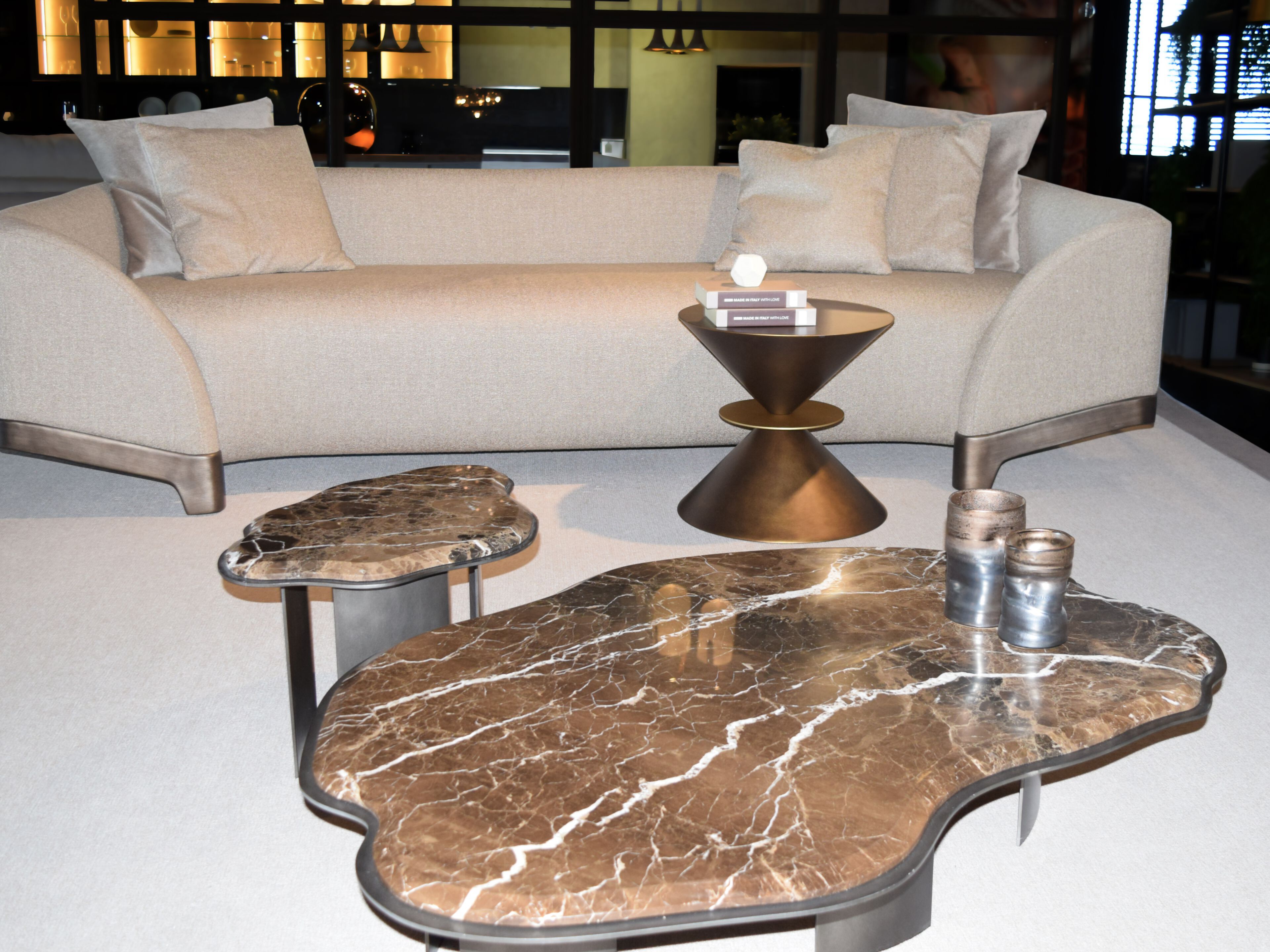 Журнальный столик из смолы ABLE COSMOS ARCH-00067796 - Вид №3