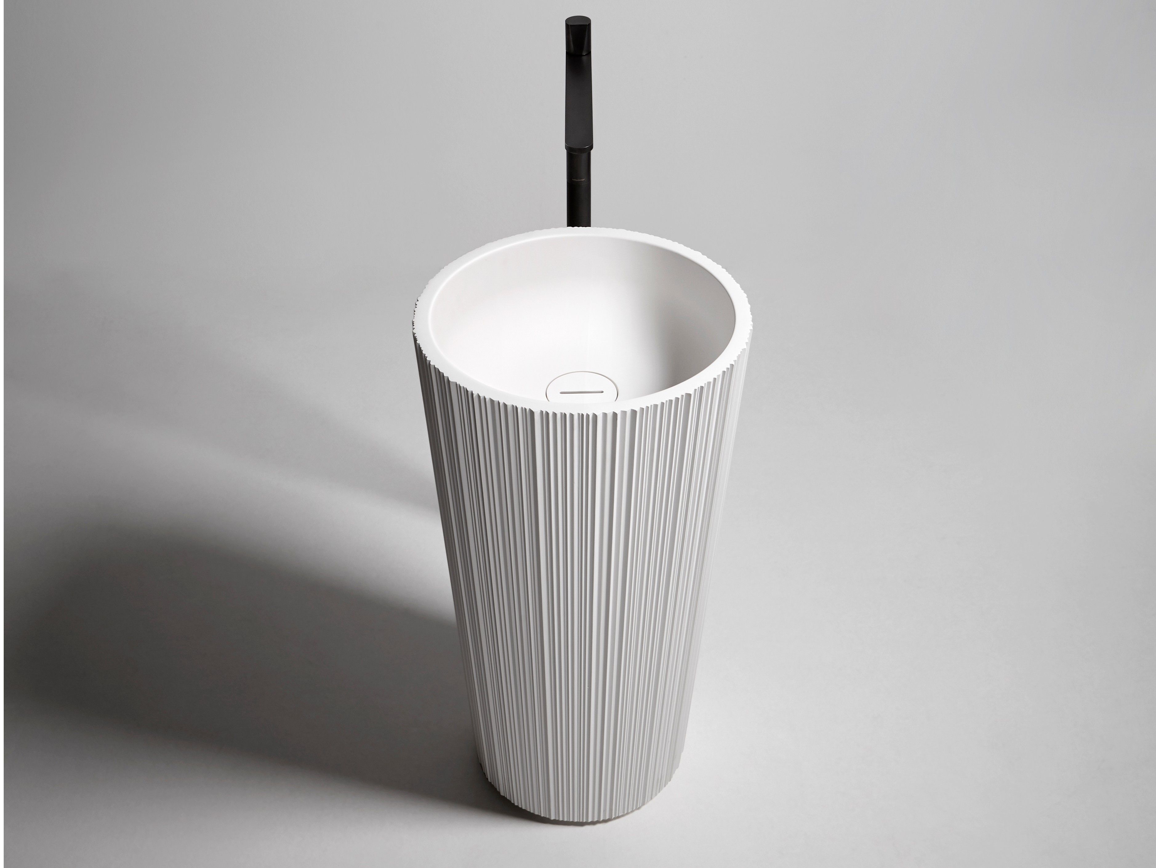 Круглый отдельно стоящий умывальник Antoniolupi PLISSÈ ARCH-00131604 - Вид №1