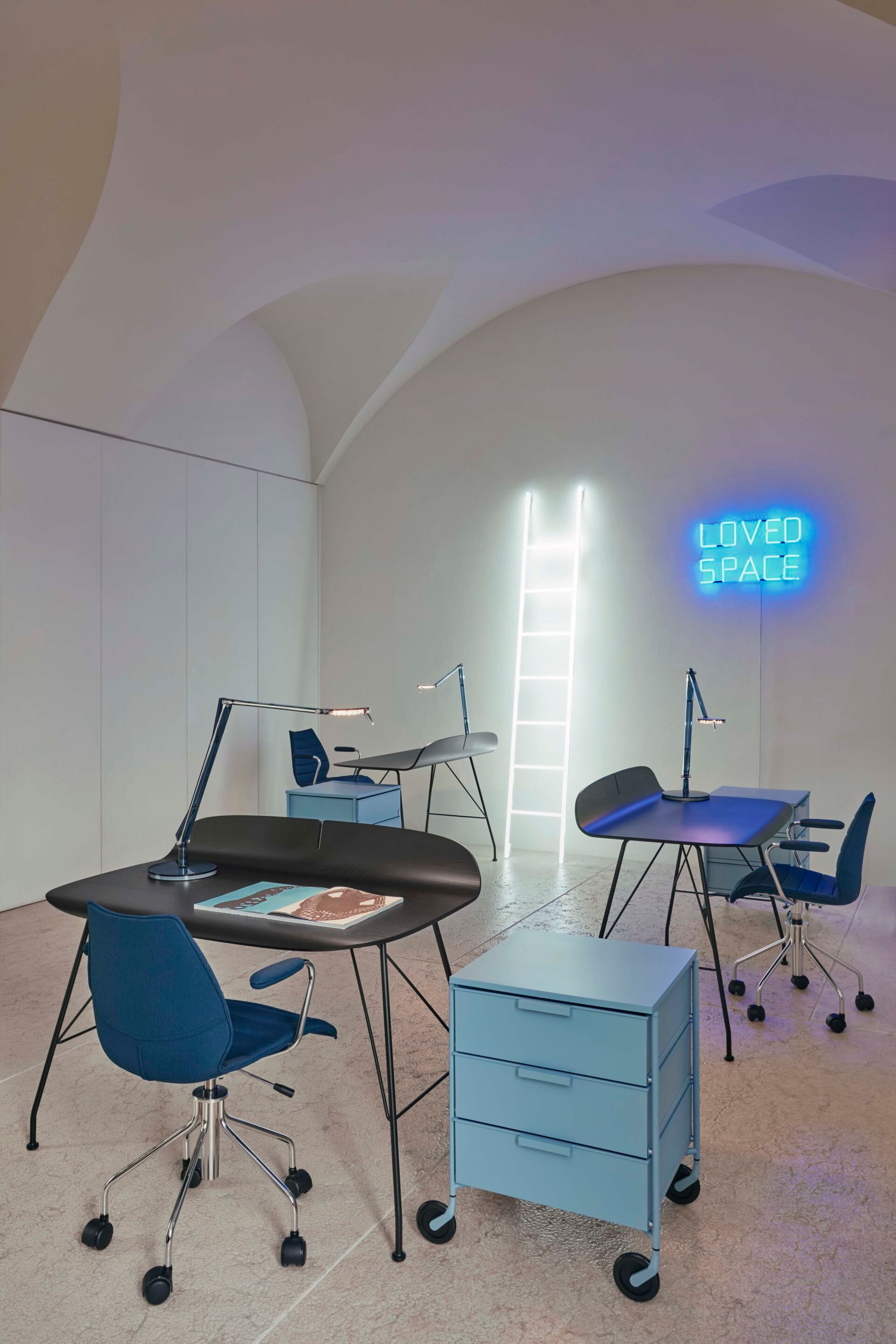 Офисный комод из инженерного пластика с колесами Kartell MOBIL ARCH-00054805 - Вид №3