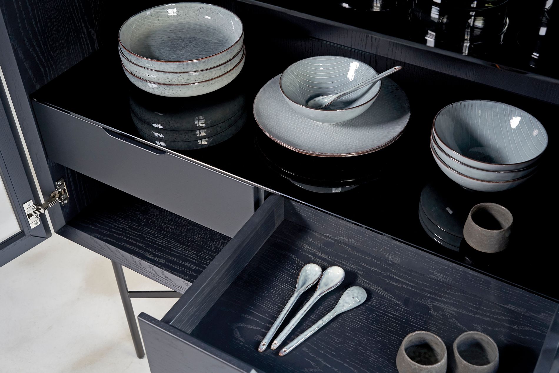 Витрина из дерева и стекла more Harri ARCH-00040440 - Вид №1