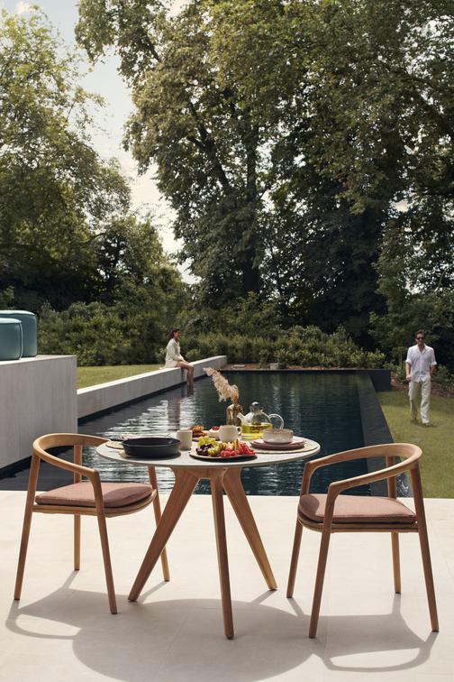 MNST979 Обеденный стол teak nero ⌀80см Manutti Torsa - Вид №11