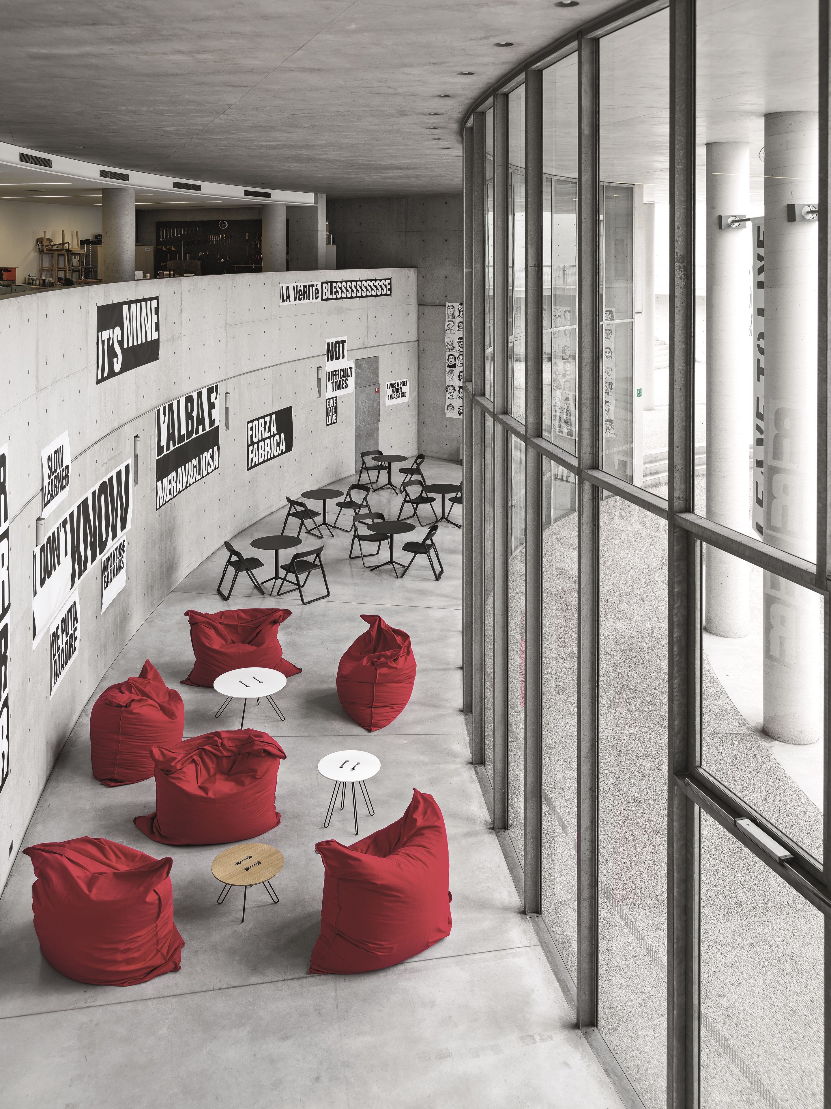 Высокий круглый журнальный столик с лаком Casamania & Horm Twine T ARCH-00128711 - Вид №4