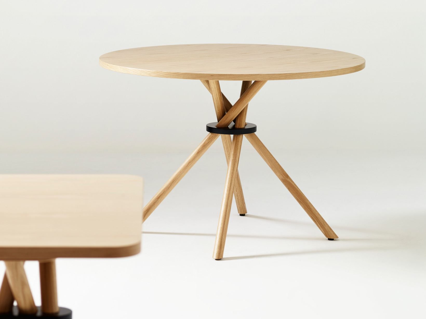 Стол из шпона Karl Andersson BOUQUET ARCH-00112352 - Вид №1