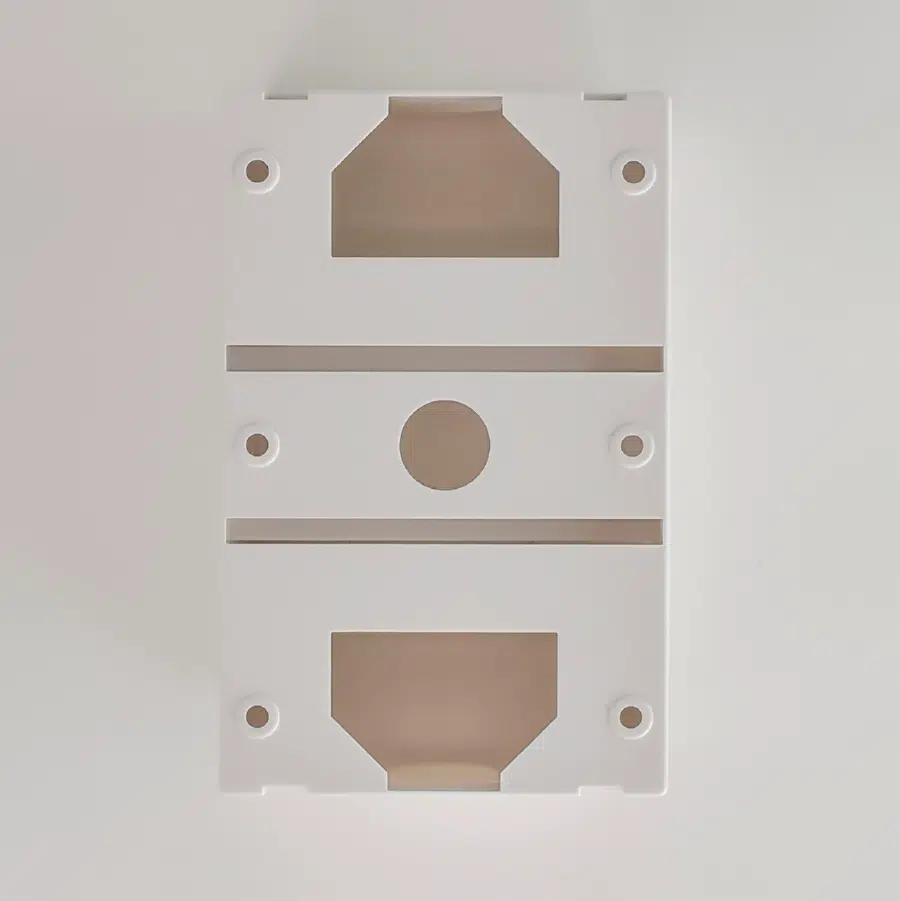 LUXRAY ШРН-П-S4 пластиковый распределительный щит наружный под 4 модуля LEZARD 731-2000-0S4 - Вид №2