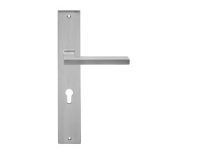 Латунная ручка на пластине