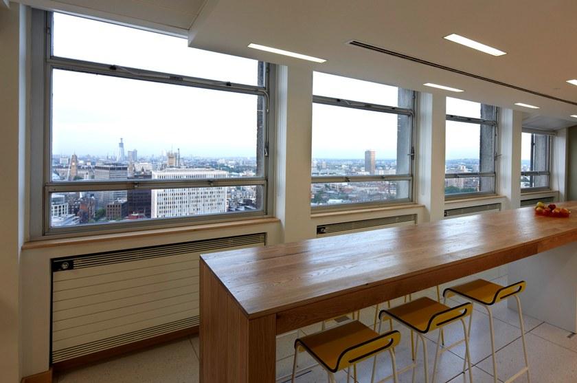 Deadgood Табурет из фанеры с подставкой для ног Form F21s/l - Вид №4