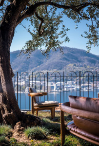 Садовый стул в ироко