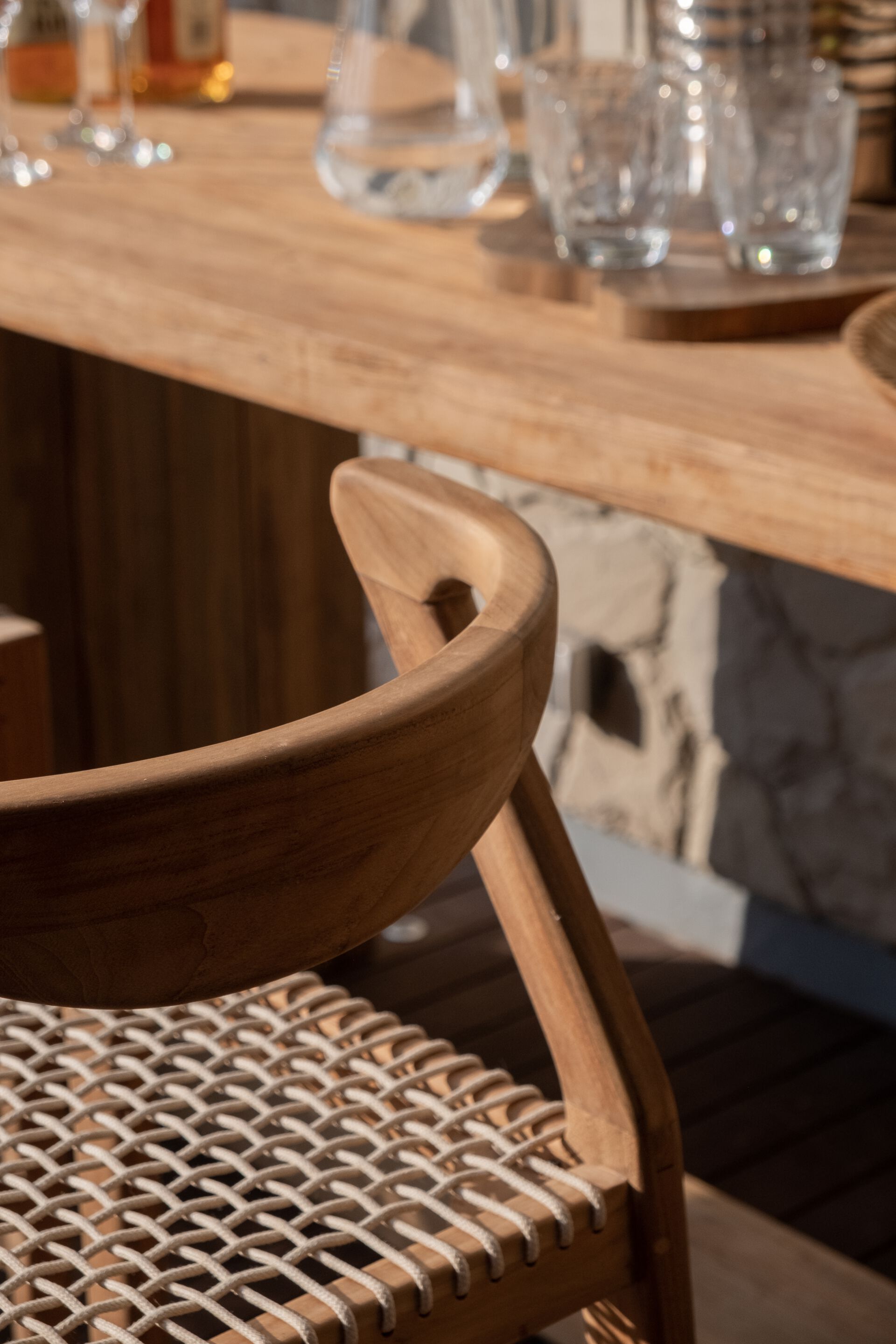 Высокий барный стул из тикового дерева со спинкой cbdesign Ким ARCH-00012053 - Вид №1